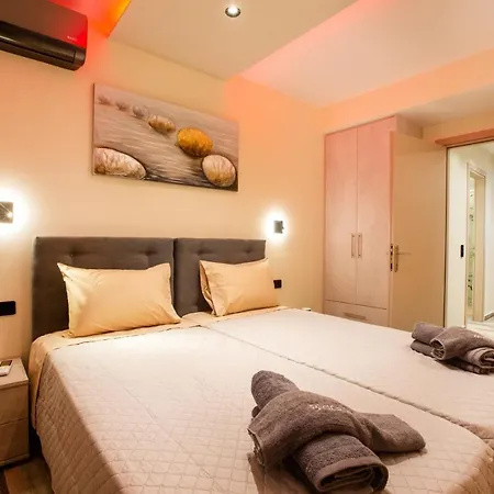 Black Rocks Family, Luxury Seafront Maisonette Ferienhaus