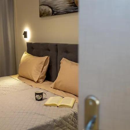 Black Rocks Family, Luxury Seafront Maisonette Casa de Férias *