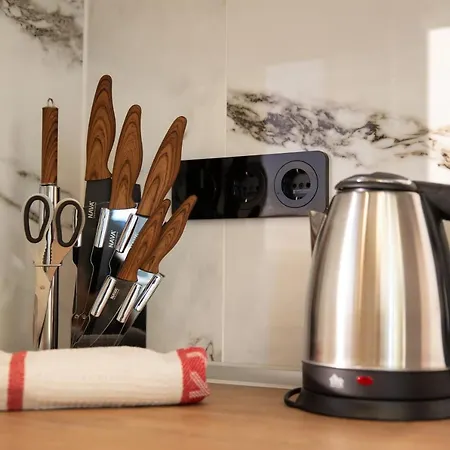 Black Rocks Family, Luxury Seafront Maisonette Casa de Férias