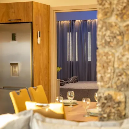 Black Rocks Family, Luxury Seafront Maisonette Prázdninový dům