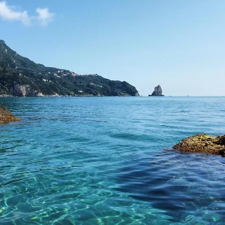 Casa de Férias Black Rocks Family, Luxury Seafront Maisonette