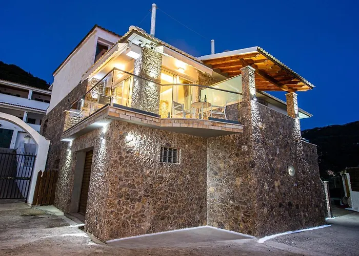Black Rocks Family, Luxury Seafront Maisonette Σπίτι διακοπών