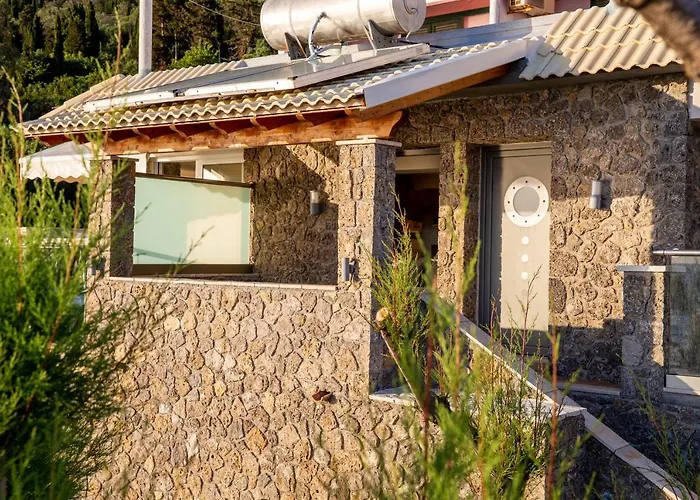 Σπίτι διακοπών Black Rocks Family, Luxury Seafront Maisonette Άγιος Γόρδιος