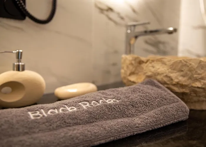 Case de vacanță Black Rocks Family, Luxury Seafront Maisonette Agios Gordios (Corfu)