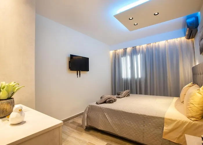 Σπίτι διακοπών Black Rocks Family, Luxury Seafront Maisonette Άγιος Γόρδιος
