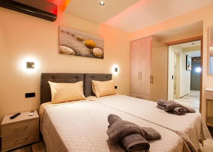 Black Rocks Family, Luxury Seafront Maisonette Tatil Evi
