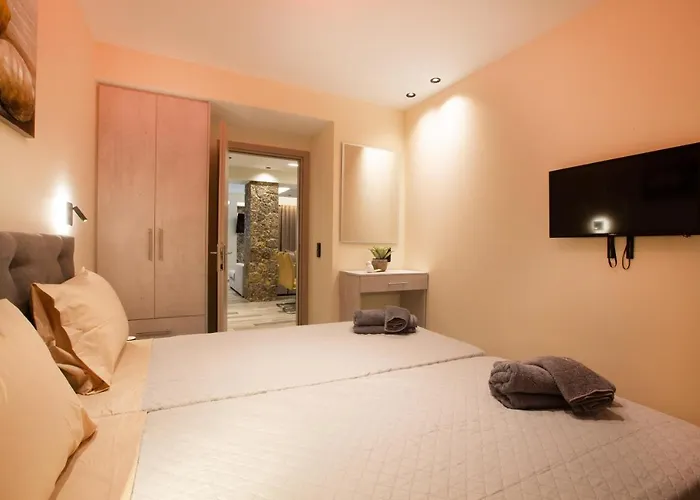 Black Rocks Family, Luxury Seafront Maisonette * Άγιος Γόρδιος