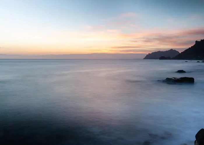 Black Rocks Family, Luxury Seafront Maisonette Σπίτι διακοπών