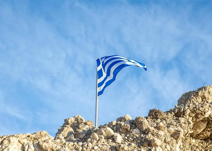 Black Rocks Family, Luxury Seafront Maisonette * Agios Gordios (Corfu)