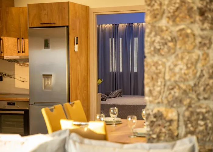 Black Rocks Family, Luxury Seafront Maisonette Tatil Evi