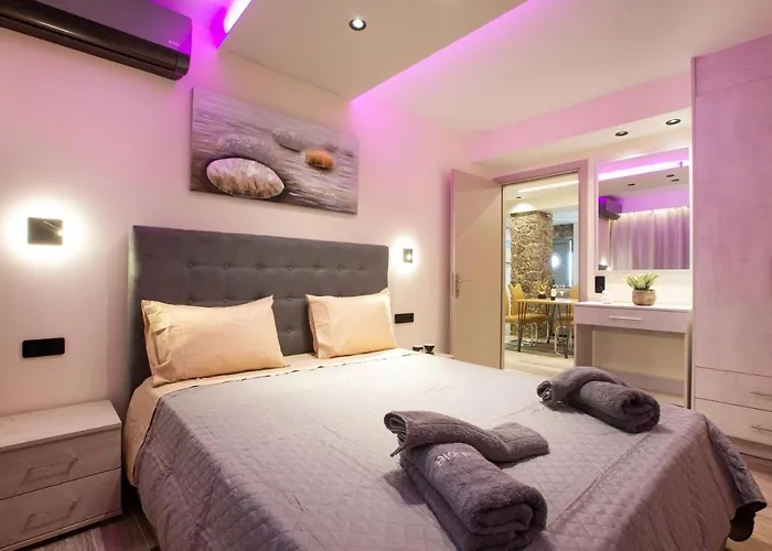 Σπίτι διακοπών Black Rocks Family, Luxury Seafront Maisonette Άγιος Γόρδιος