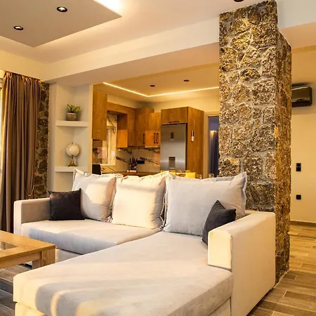 Black Rocks Family, Luxury Seafront Maisonette 아기오스고르디오스