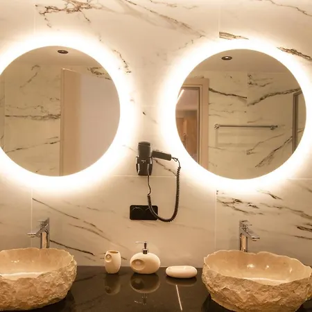 Black Rocks Family, Luxury Seafront Maisonette Сasa de vacaciones
