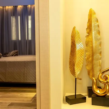 Black Rocks Family, Luxury Seafront Maisonette *