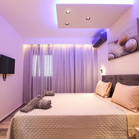 Сasa de vacaciones Black Rocks Family, Luxury Seafront Maisonette
