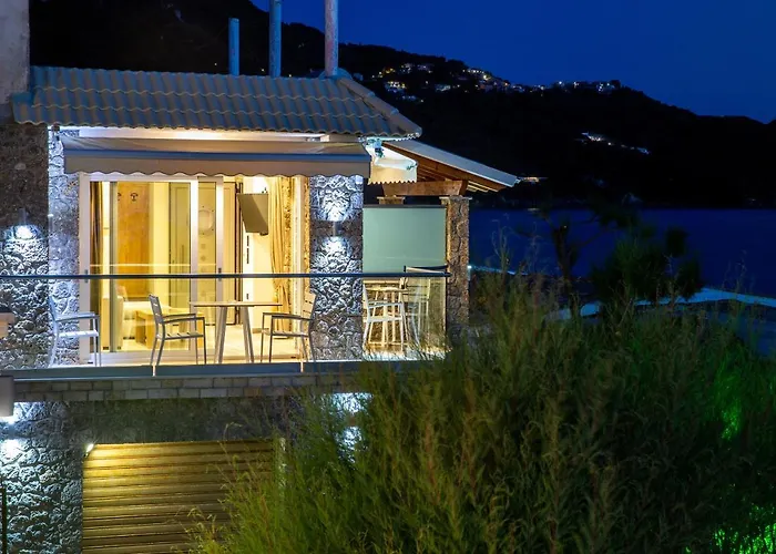 Holiday home Black Rocks Family, Luxury Seafront Maisonette Agios Gordios (Corfu)