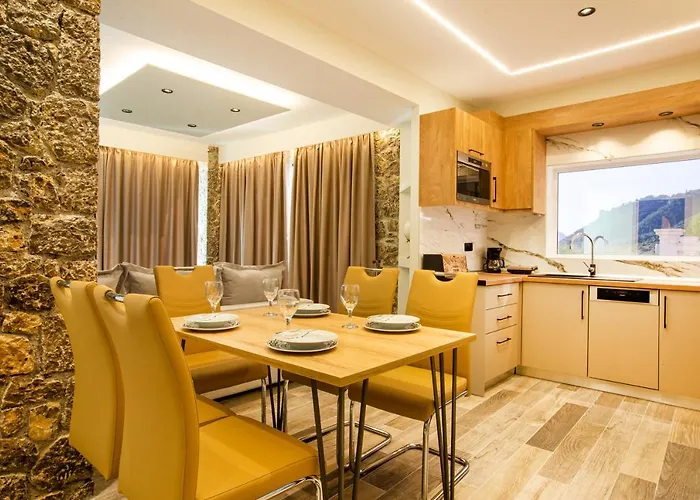 Black Rocks Family, Luxury Seafront Maisonette Agios Gordios (Corfu)